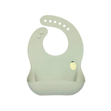 Lässig Silicone Bib — view 4