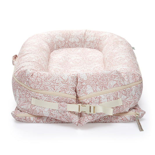 DockATot Deluxe + Dock Morris & Co / دوك أتوت ديلوكس + دوك موريس وشركاه