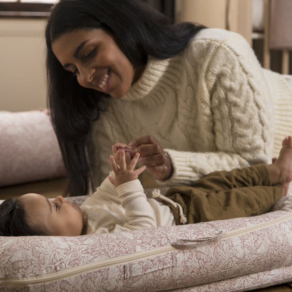 DockATot Deluxe + Dock Morris & Co / دوك أتوت ديلوكس + دوك موريس وشركاه