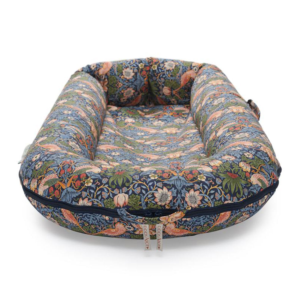 DockATot Deluxe + Dock Morris & Co / دوك أتوت ديلوكس + دوك موريس وشركاه